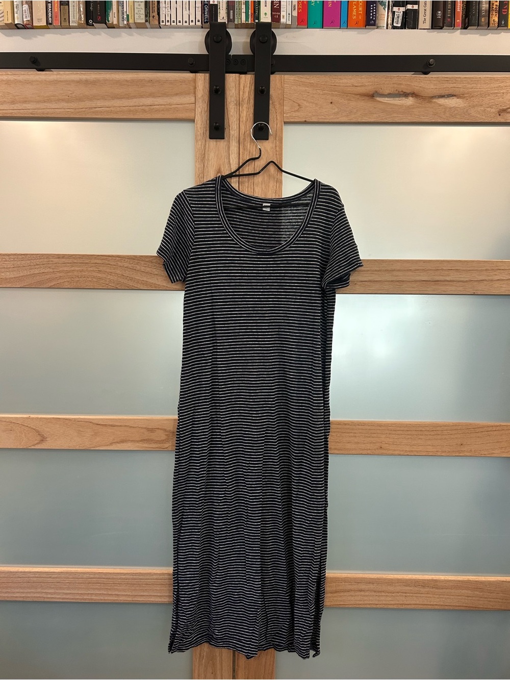 Old navy striped maxi dress w slit